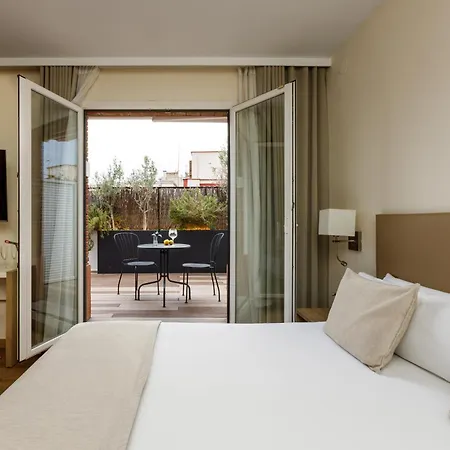 Hotel Mariano Cubi 4*