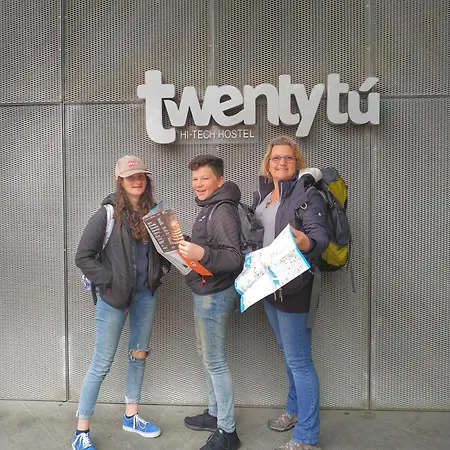 Twentytu Hostel *