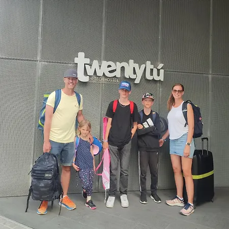 Twentytu Hostel *