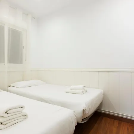 Apartment Aparteasy - Private Terrace, 3-bedroom