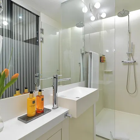 Отель H10 Urquinaona Plaza (adults Only)