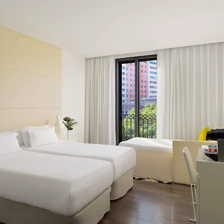 Отель H10 Urquinaona Plaza (adults Only) 4*