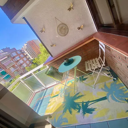 Apartamento Chic Apartments- Free Parking - 10 Min From Bcn Centre By Metro Barcelona