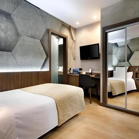 Hcc Montblanc Hotel Barcelona