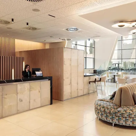 Hotel 4