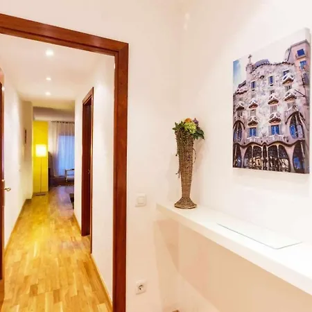 Comfortable 4 2bath W Balcony Apartamento Barcelona