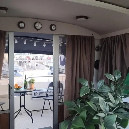 Cosy And Homey Houseboat Castelldefels Barcelona