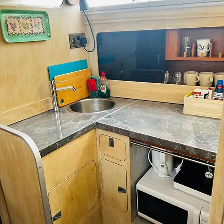 Cosy And Homey Houseboat Castelldefels Barcelona