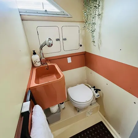 Cosy And Homey Houseboat Castelldefels *