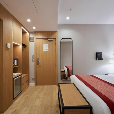 Hotel Catalonia Eixample 1864 4*