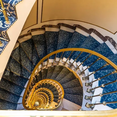 El Avenida Palace 4*