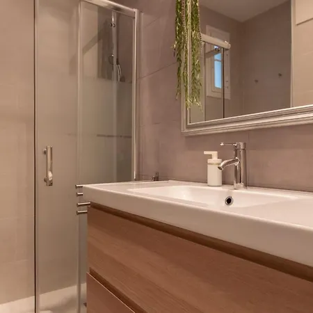 Apartment Pere Serafi 2 Bedroom Barcelona