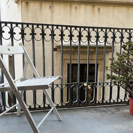 By La Rambla Rooms Ostello *