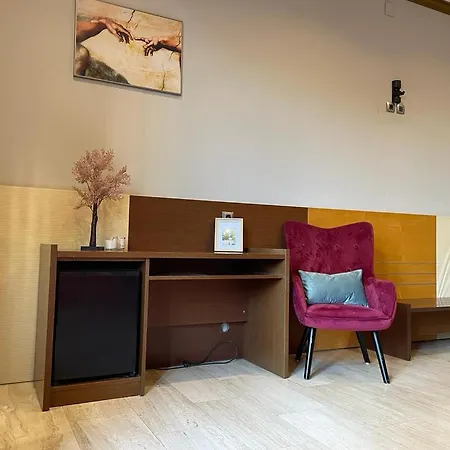 By La Rambla Rooms