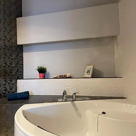 By La Rambla Rooms Ostello