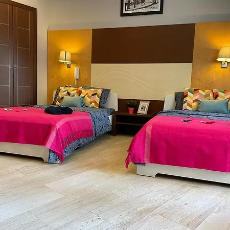 Hostel By La Rambla Rooms