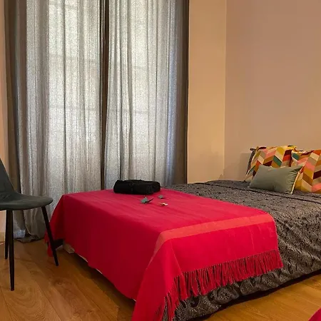 By La Rambla Rooms Ostello