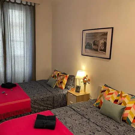 By La Rambla Rooms Ostello *