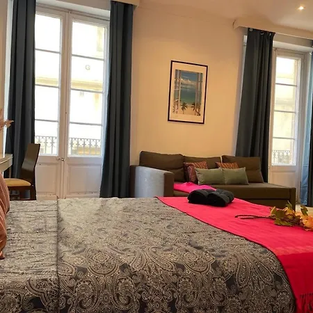 By La Rambla Rooms Ostello