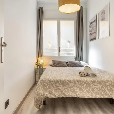 Tamarit Apartment *
