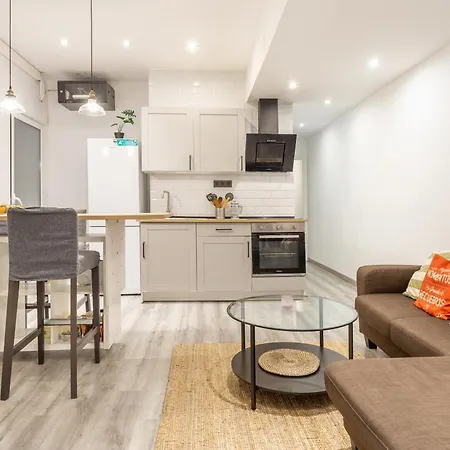 Tamarit Apartment *