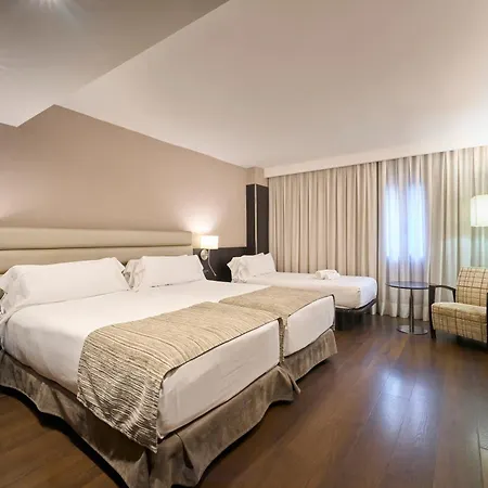 Hotel Catalonia Rigoletto 4*