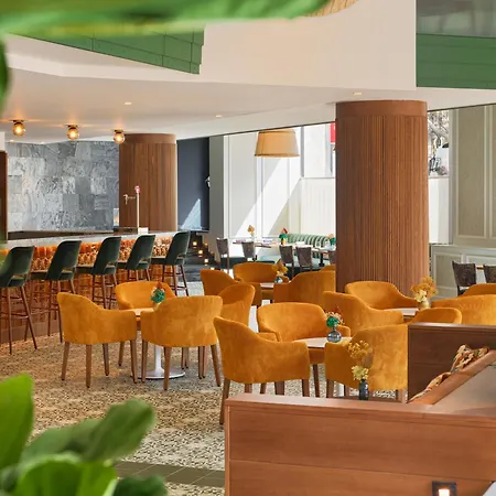 Отель H10 Casanova 4*