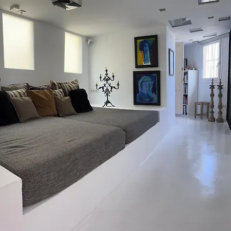 Sunny Penthouse With Sea View Daire *