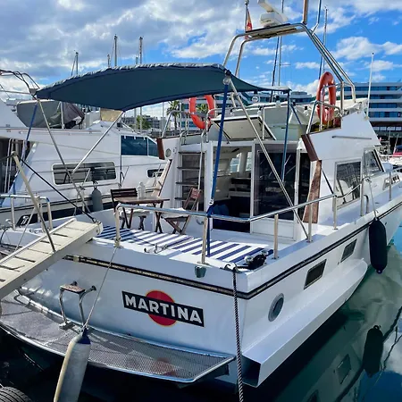 Botel Barco Amplio Con 2 Camarotes / Comfy Boat With 2 Bedrooms - *