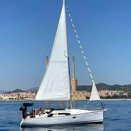 Bateau-hôtel Boat House Barcelona Sant Adrià de Besòs