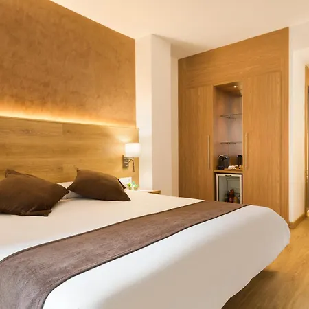 Hotel Acta Azul