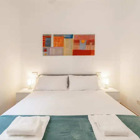 Lägenhet Charming Gem In Poble Sec