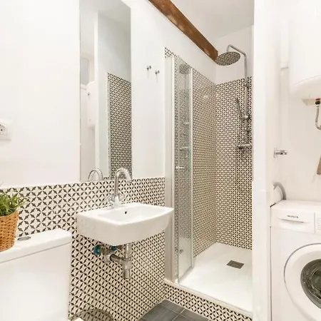Cozy With Balcony Sqm Barcelona