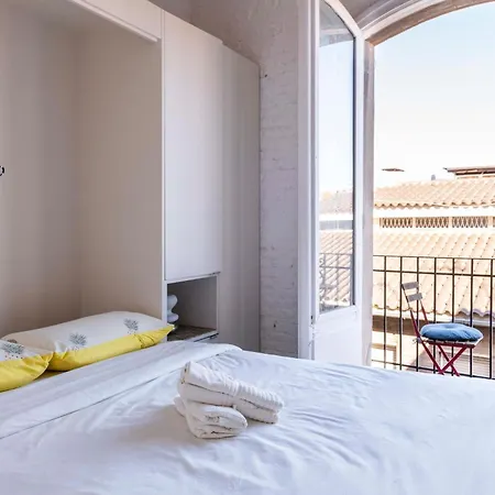 Apartment Enchanting 2 Bedroom Flat With Terrace Near Placa Espanya