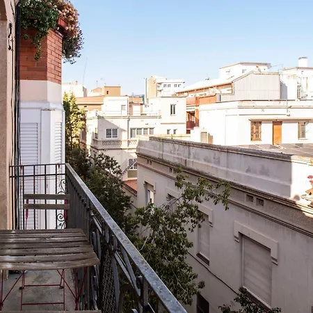 Enchanting 2 Bedroom Flat With Terrace Near Placa Espanya Barcelona