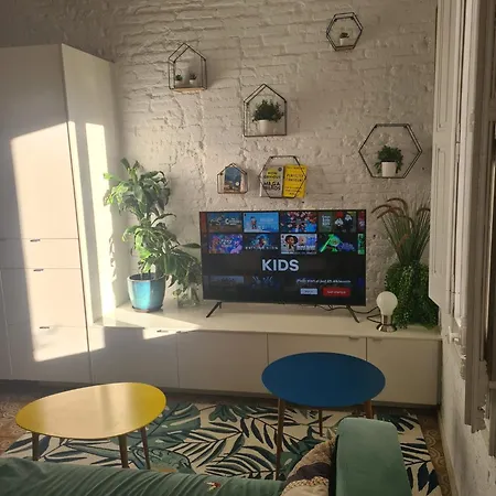 Apartment Enchanting 2 Bedroom Flat With Terrace Near Placa Espanya *
