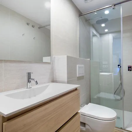 Blueground Sarria Doorman Renovated Recently Bcn-121 Apartment *