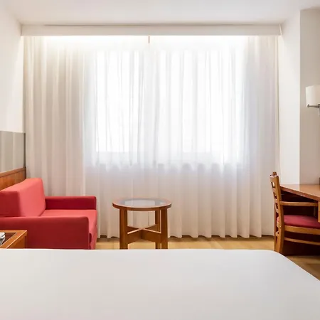 ホテル Ilunion Les Corts 4*