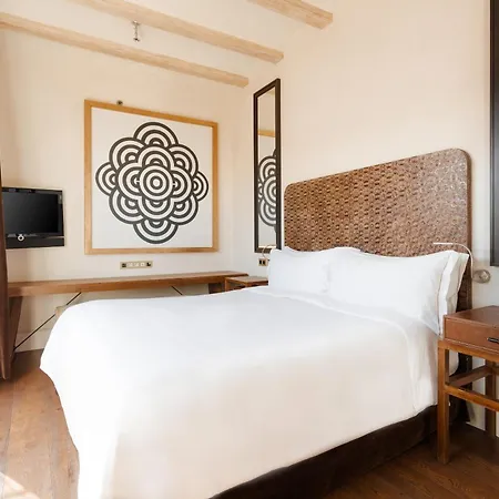 Do Placa Reial Powered By Sonder Hotel Barcelona