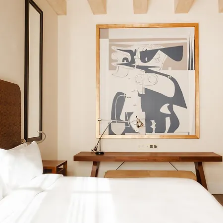Do Placa Reial Powered By Sonder 5* Barcelona