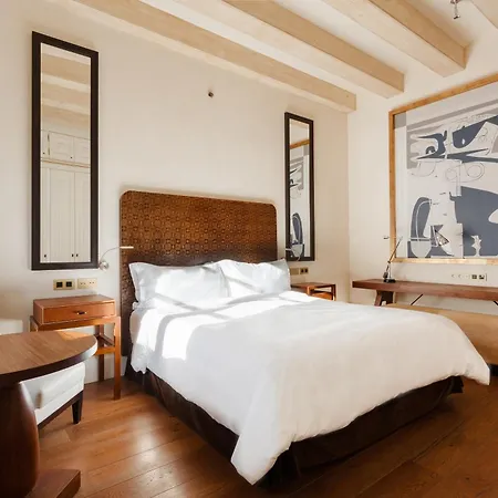 Do Placa Reial Powered By Sonder 5*