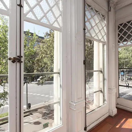 Diagonal House Hostel *