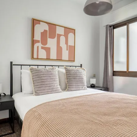 Daire Sants-montjuic 2br W Balcony Bcn-64 Barselona