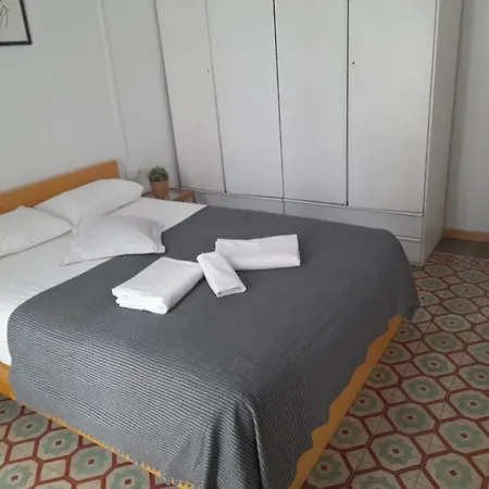1 Casual Apartments Apartment