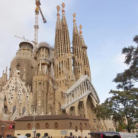 Cerca De Sagrada Familia * Barcellona