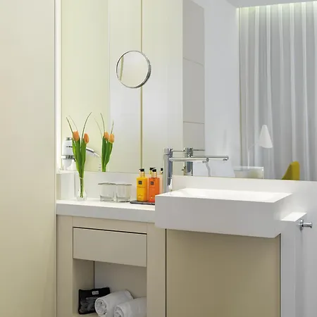 Отель H10 Urquinaona Plaza (adults Only)