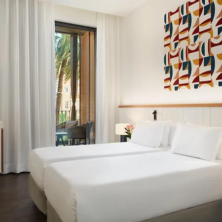 Отель H10 Urquinaona Plaza (adults Only) 4*