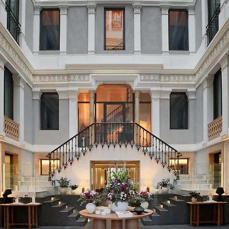 H10 Urquinaona Plaza (adults Only) Отель
