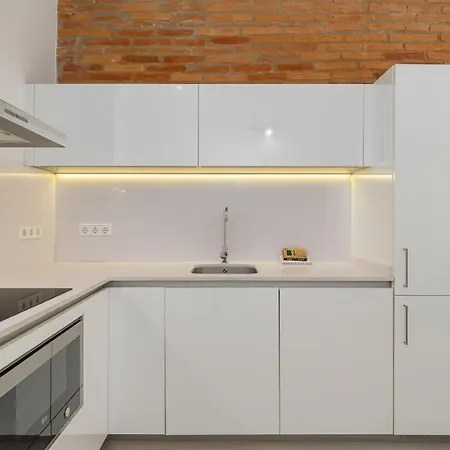 Daire Guestready - Lovely In The Heart Of Barselona