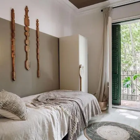 Zioba - 3 Bedroom And Balcony In Gracia Apartment *